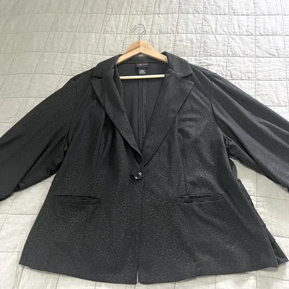 Torrid Black Blazer - Picture 6 of 6